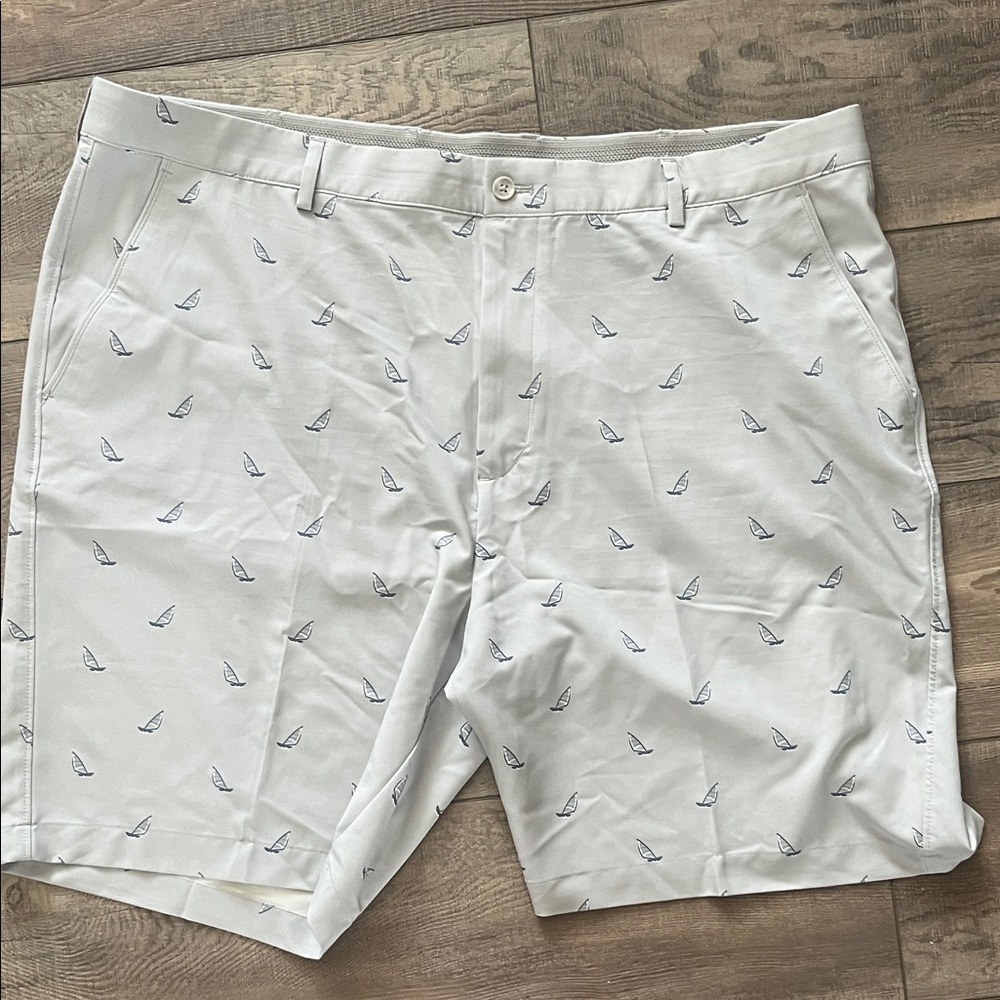 Greg Norman Collection White Shorts with Blue Accents